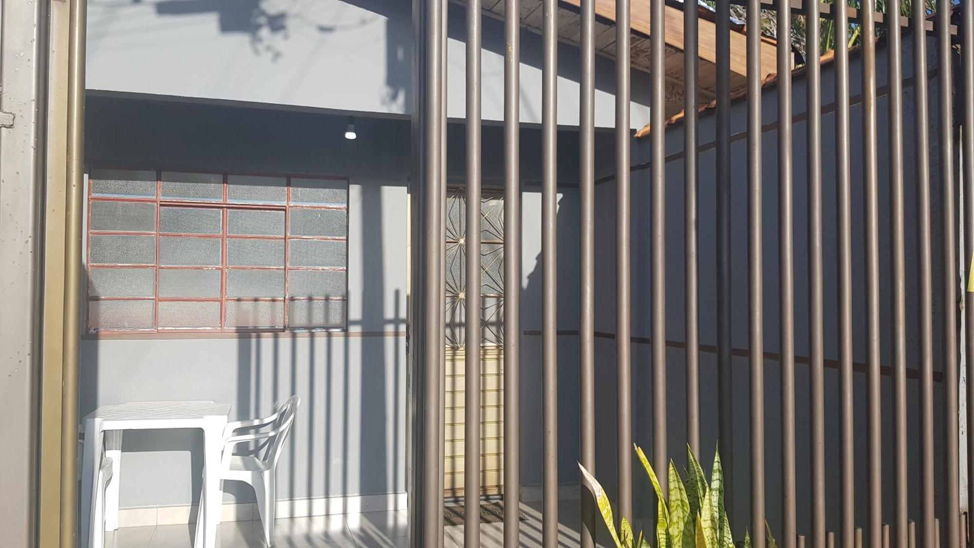 Casa No Centro De Foz! Ar-condicionado, Smart Tv, Wi-fi, Cozinha, Ventilador E 4 Camas *