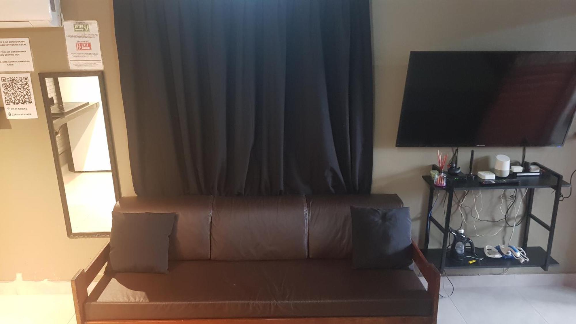 Apartment Casa No Centro De Foz! Ar-condicionado, Smart Tv, Wi-fi, Cozinha, Ventilador E 4 Camas