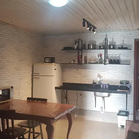 Casa No Centro De Foz! Ar-Condicionado, Smart Tv, Wi-Fi, Cozinha, Ventilador E 4 Camas Apartment Foz do Iguacu Exterior photo