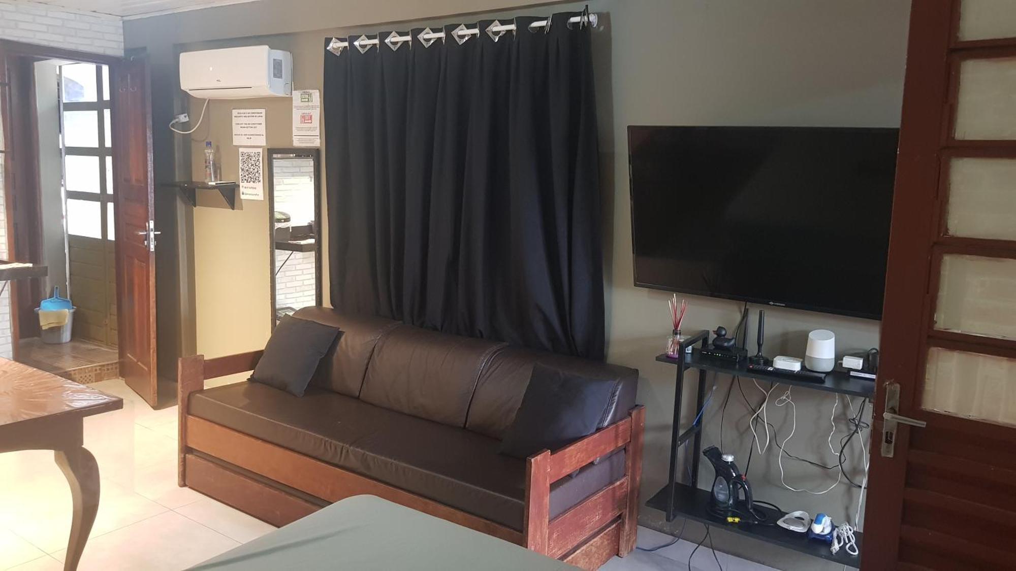Casa No Centro De Foz! Ar-condicionado, Smart Tv, Wi-fi, Cozinha, Ventilador E 4 Camas *