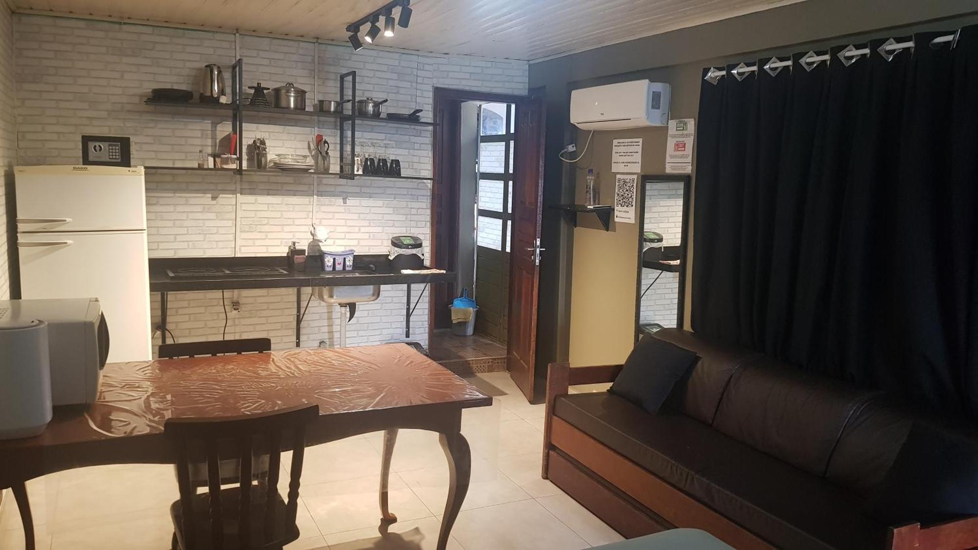 Casa No Centro De Foz! Ar-condicionado, Smart Tv, Wi-fi, Cozinha, Ventilador E 4 Camas *